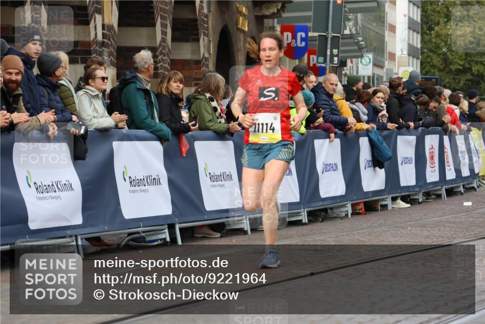 05.10.2025 - 20. swb-Marathon Bremen Strokosch-Dieckow http://msf.ph/oto/9221964 05.10.2025 10:40:34 Ziel 11114 meine-sportfotos.de