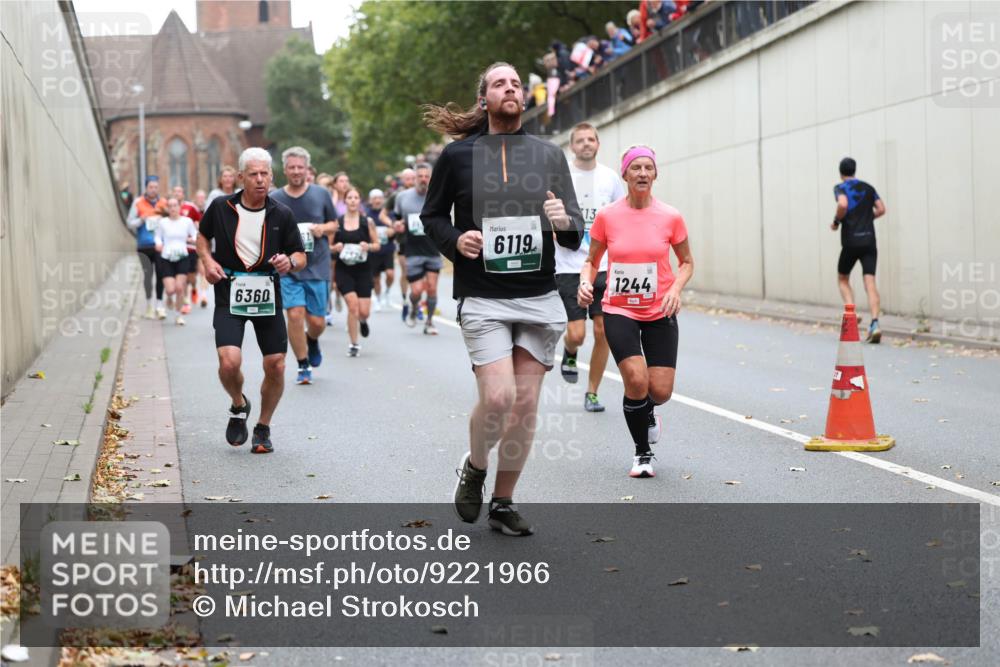 05.10.2025 - 20. swb-Marathon Bremen Michael Strokosch http://msf.ph/oto/9221966 05.10.2025 12:57:55 Laufen 6360, 6119, 13, 1244 meine-sportfotos.de