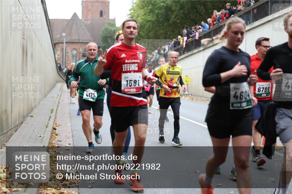 05.10.2025 - 20. swb-Marathon Bremen Michael Strokosch http://msf.ph/oto/9221982 05.10.2025 12:58:04 Laufen 4175, 1581, 800, 460, 6789, 4 meine-sportfotos.de