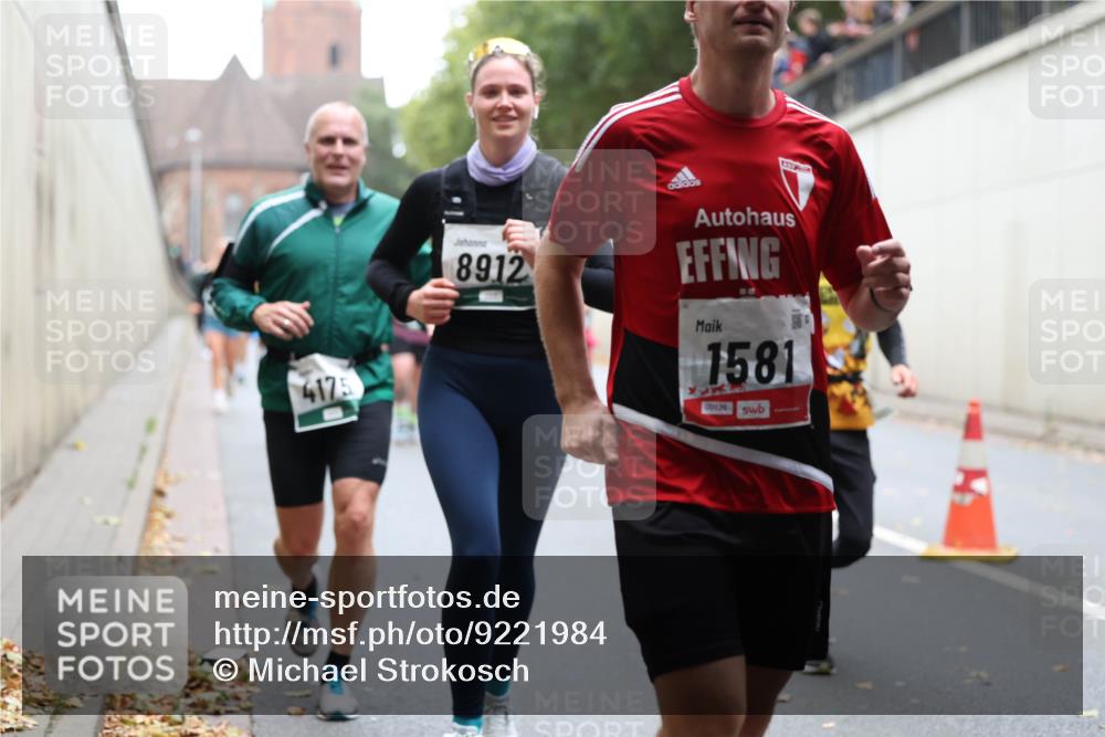 05.10.2025 - 20. swb-Marathon Bremen Michael Strokosch http://msf.ph/oto/9221984 05.10.2025 12:58:05 Laufen 4175, 8912, 1581, 001, 39 meine-sportfotos.de