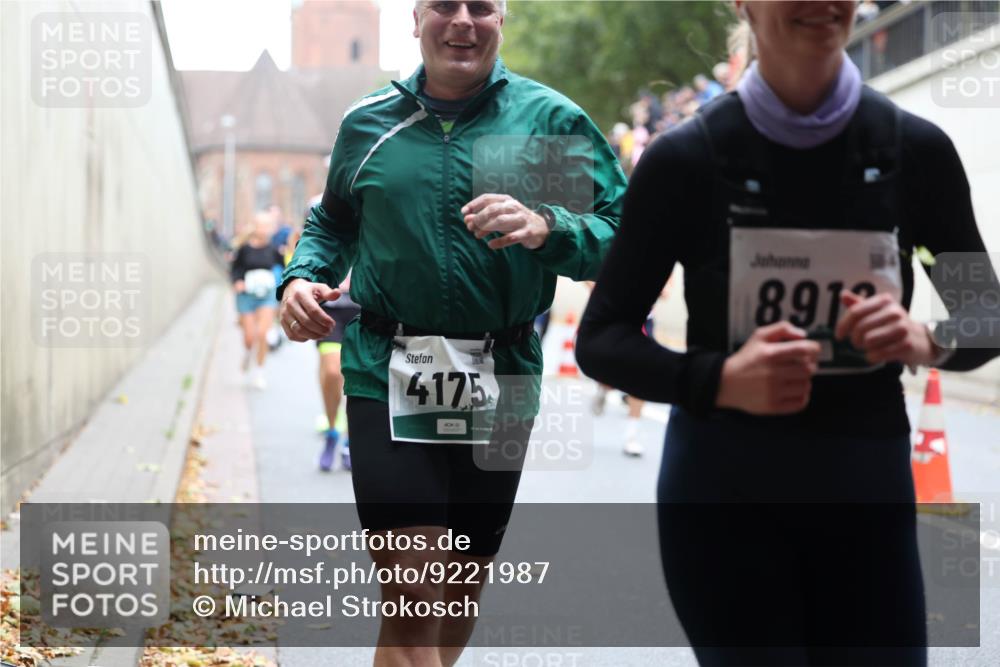 05.10.2025 - 20. swb-Marathon Bremen Michael Strokosch http://msf.ph/oto/9221987 05.10.2025 12:58:06 Laufen 4175, 8912 meine-sportfotos.de