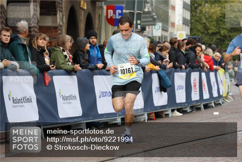 05.10.2025 - 20. swb-Marathon Bremen Strokosch-Dieckow http://msf.ph/oto/9221994 05.10.2025 10:40:45 Ziel 10161, 10229 meine-sportfotos.de