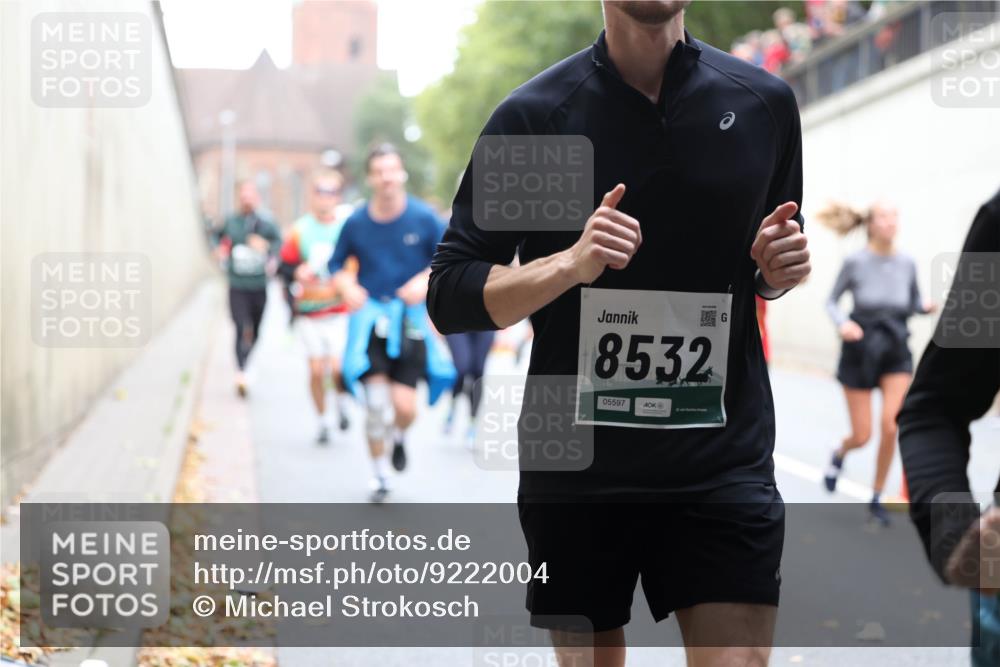 05.10.2025 - 20. swb-Marathon Bremen Michael Strokosch http://msf.ph/oto/9222004 05.10.2025 12:58:12 Laufen 8532, 05597 meine-sportfotos.de