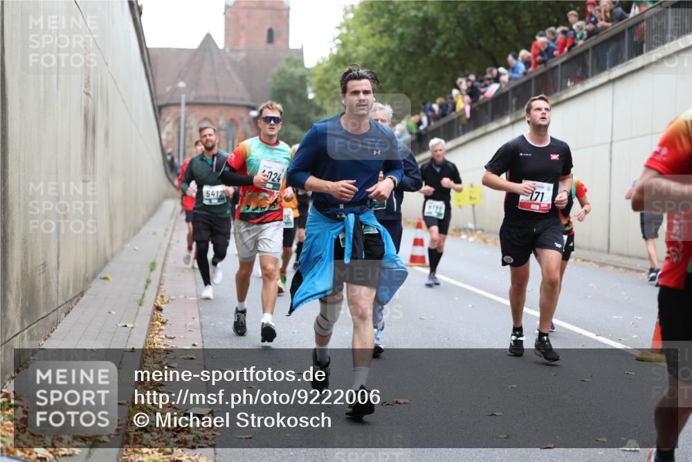 05.10.2025 - 20. swb-Marathon Bremen Michael Strokosch http://msf.ph/oto/9222006 05.10.2025 12:58:13 Laufen 5412, 024, 171, 20 meine-sportfotos.de
