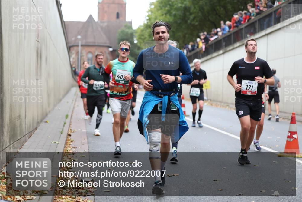 05.10.2025 - 20. swb-Marathon Bremen Michael Strokosch http://msf.ph/oto/9222007 05.10.2025 12:58:13 Laufen 40, 171 meine-sportfotos.de