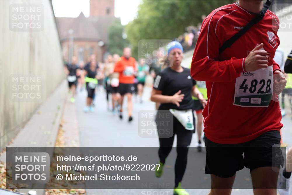 05.10.2025 - 20. swb-Marathon Bremen Michael Strokosch http://msf.ph/oto/9222027 05.10.2025 12:58:19 Laufen 4828, 07905 meine-sportfotos.de