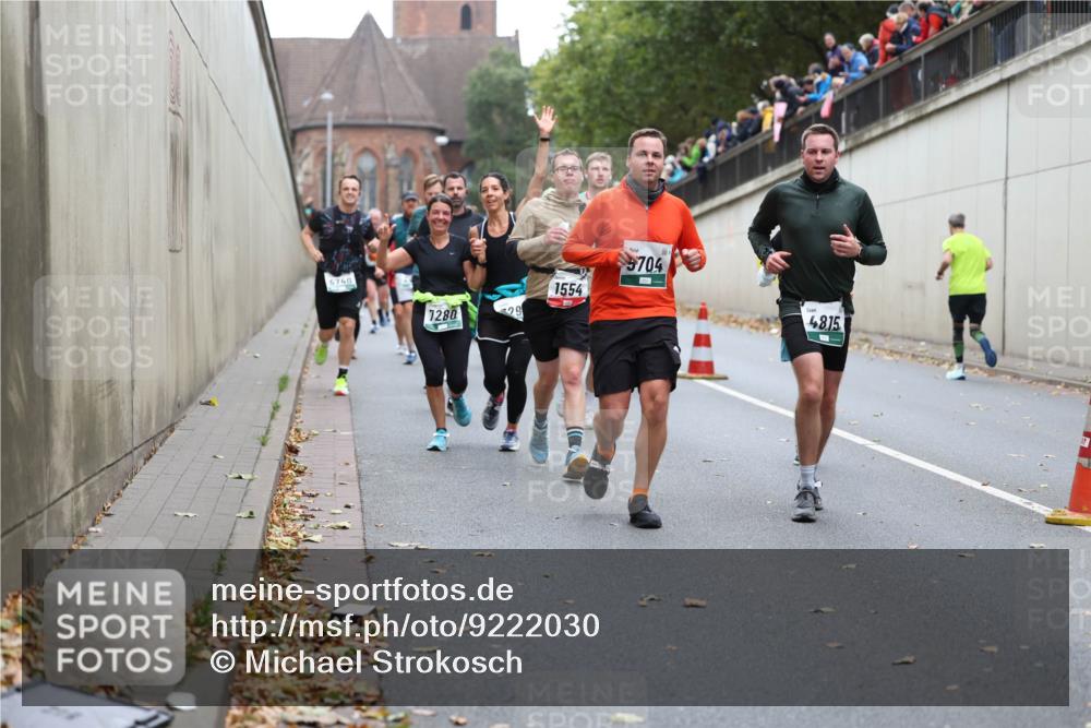 05.10.2025 - 20. swb-Marathon Bremen Michael Strokosch http://msf.ph/oto/9222030 05.10.2025 12:58:20 Laufen 5740, 1280, 29, 1554, 5704, 48, 15 meine-sportfotos.de