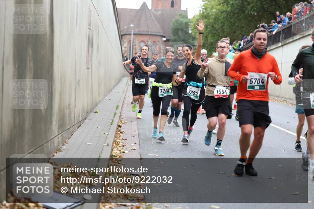 05.10.2025 - 20. swb-Marathon Bremen Michael Strokosch http://msf.ph/oto/9222032 05.10.2025 12:58:21 Laufen 5740, 7294, 3292, 1554, 5704 meine-sportfotos.de