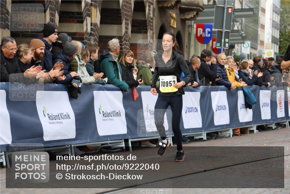 05.10.2025 - 20. swb-Marathon Bremen Strokosch-Dieckow http://msf.ph/oto/9222040 05.10.2025 10:41:07 Ziel 10606, 10952 meine-sportfotos.de
