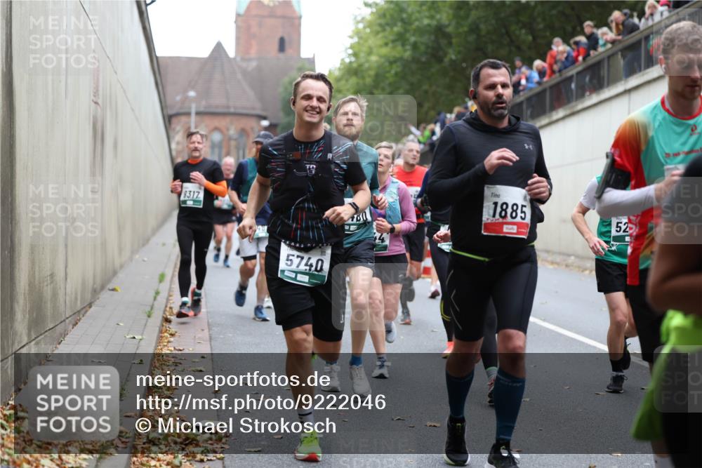 05.10.2025 - 20. swb-Marathon Bremen Michael Strokosch http://msf.ph/oto/9222046 05.10.2025 12:58:24 Laufen 8317, 5740, 1885, 52 meine-sportfotos.de