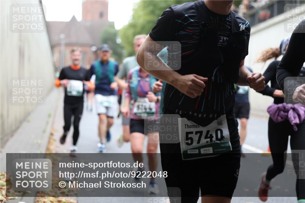 05.10.2025 - 20. swb-Marathon Bremen Michael Strokosch http://msf.ph/oto/9222048 05.10.2025 12:58:25 Laufen 8764, 75, 5740, 05602 meine-sportfotos.de
