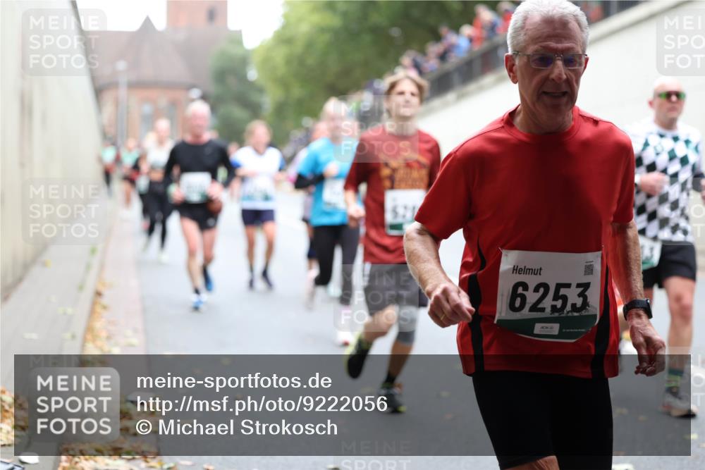 05.10.2025 - 20. swb-Marathon Bremen Michael Strokosch http://msf.ph/oto/9222056 05.10.2025 12:58:28 Laufen 6253 meine-sportfotos.de