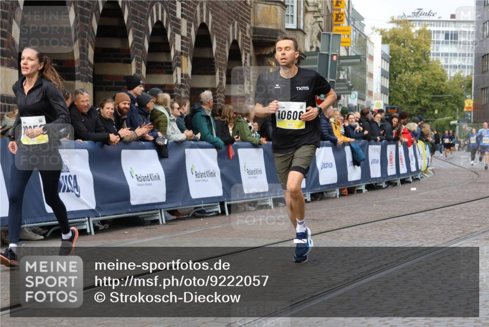 05.10.2025 - 20. swb-Marathon Bremen Strokosch-Dieckow http://msf.ph/oto/9222057 05.10.2025 10:41:08 Ziel 10606, 10952, 11069 meine-sportfotos.de