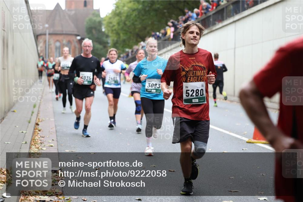 05.10.2025 - 20. swb-Marathon Bremen Michael Strokosch http://msf.ph/oto/9222058 05.10.2025 12:58:28 Laufen 6035, 2465, 3083, 5280 meine-sportfotos.de