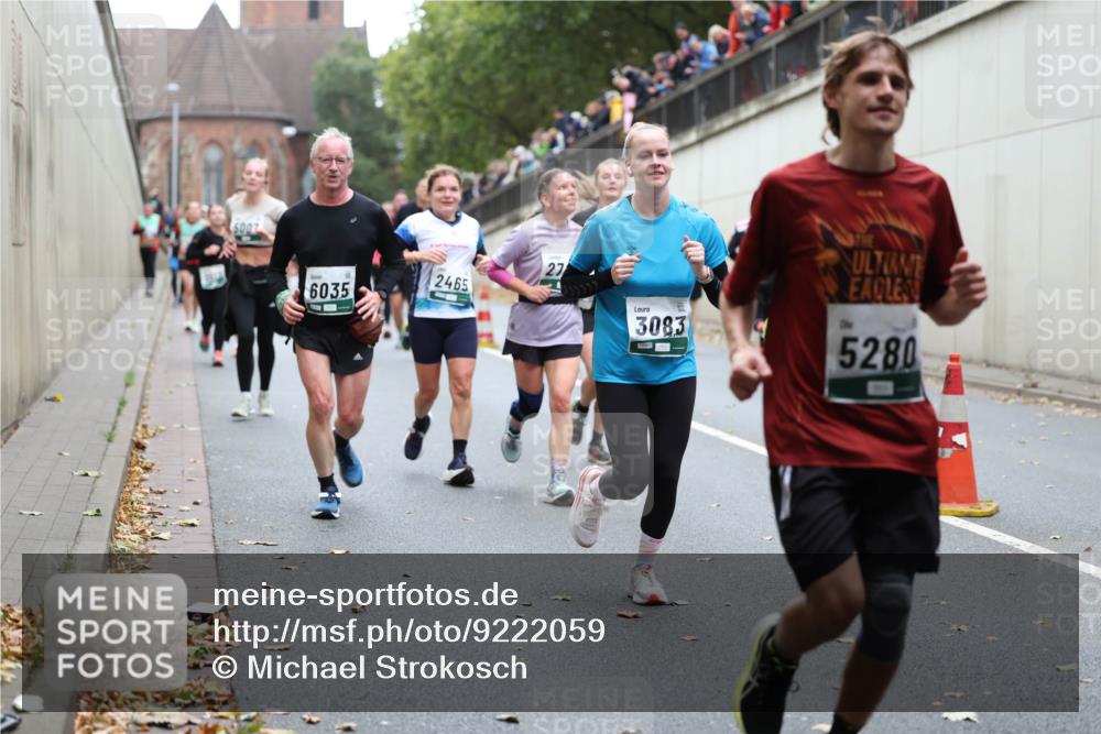 05.10.2025 - 20. swb-Marathon Bremen Michael Strokosch http://msf.ph/oto/9222059 05.10.2025 12:58:29 Laufen 2465, 6035, 27, 3083, 5280 meine-sportfotos.de