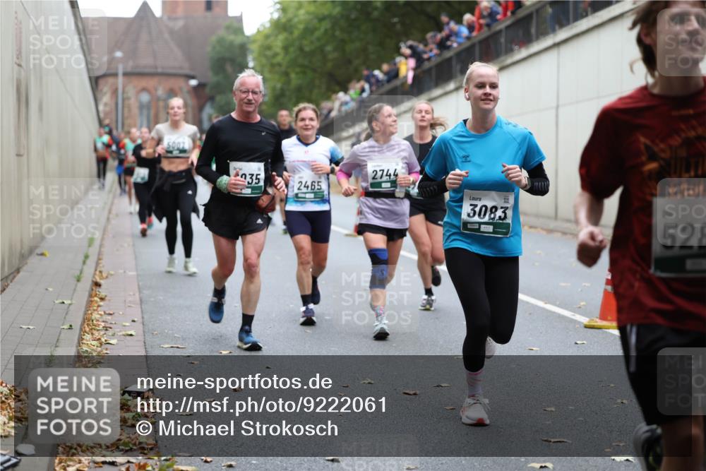 05.10.2025 - 20. swb-Marathon Bremen Michael Strokosch http://msf.ph/oto/9222061 05.10.2025 12:58:29 Laufen 35, 2465, 2744, 3083, 528 meine-sportfotos.de