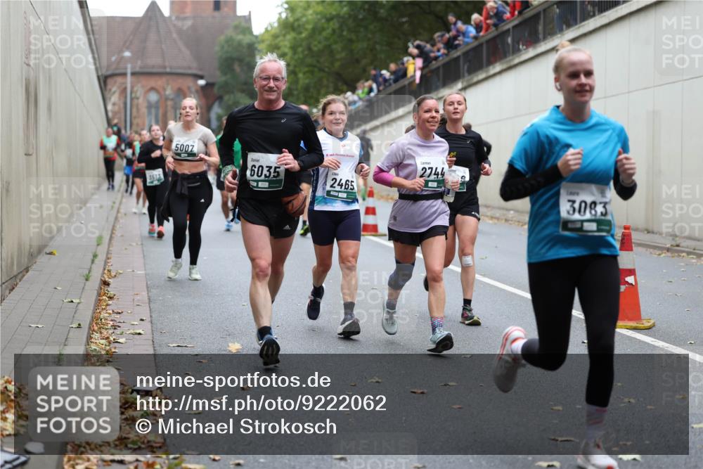 05.10.2025 - 20. swb-Marathon Bremen Michael Strokosch http://msf.ph/oto/9222062 05.10.2025 12:58:29 Laufen 3613, 5007, 6035, 2465, 2744, 3083 meine-sportfotos.de
