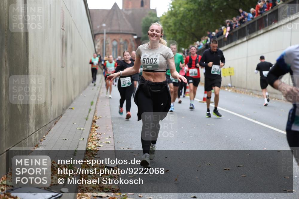 05.10.2025 - 20. swb-Marathon Bremen Michael Strokosch http://msf.ph/oto/9222068 05.10.2025 12:58:31 Laufen 3513, 5007, 7646 meine-sportfotos.de
