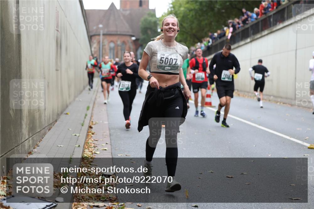 05.10.2025 - 20. swb-Marathon Bremen Michael Strokosch http://msf.ph/oto/9222070 05.10.2025 12:58:32 Laufen 3513, 5007 meine-sportfotos.de