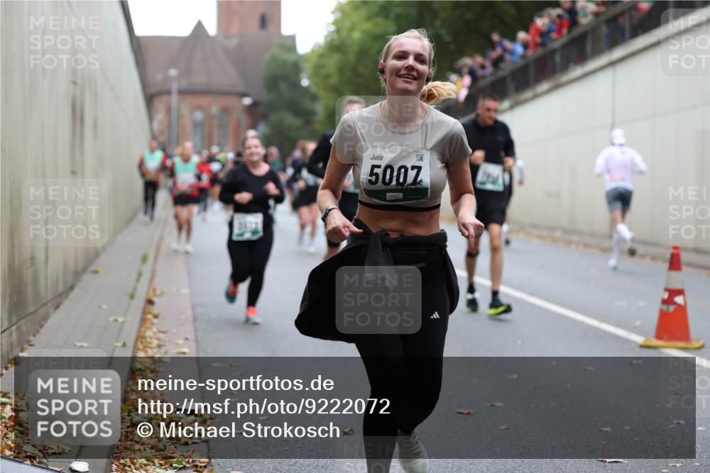 05.10.2025 - 20. swb-Marathon Bremen Michael Strokosch http://msf.ph/oto/9222072 05.10.2025 12:58:32 Laufen 5007 meine-sportfotos.de