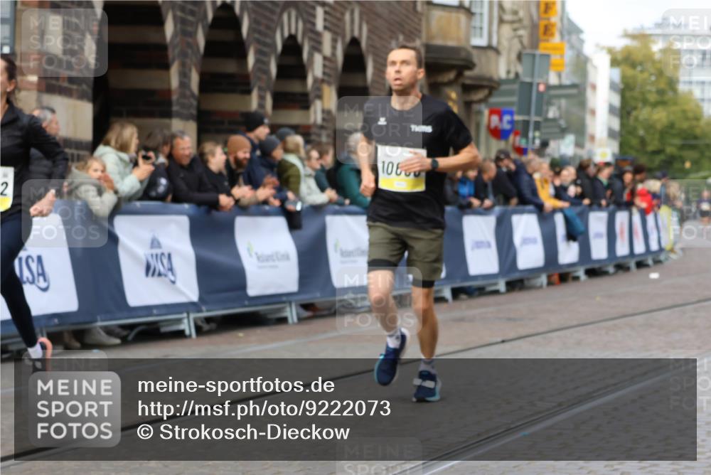 05.10.2025 - 20. swb-Marathon Bremen Strokosch-Dieckow http://msf.ph/oto/9222073 05.10.2025 10:41:08 Ziel 10606, 10952, 11069 meine-sportfotos.de