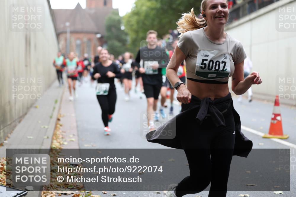 05.10.2025 - 20. swb-Marathon Bremen Michael Strokosch http://msf.ph/oto/9222074 05.10.2025 12:58:32 Laufen 5007 meine-sportfotos.de