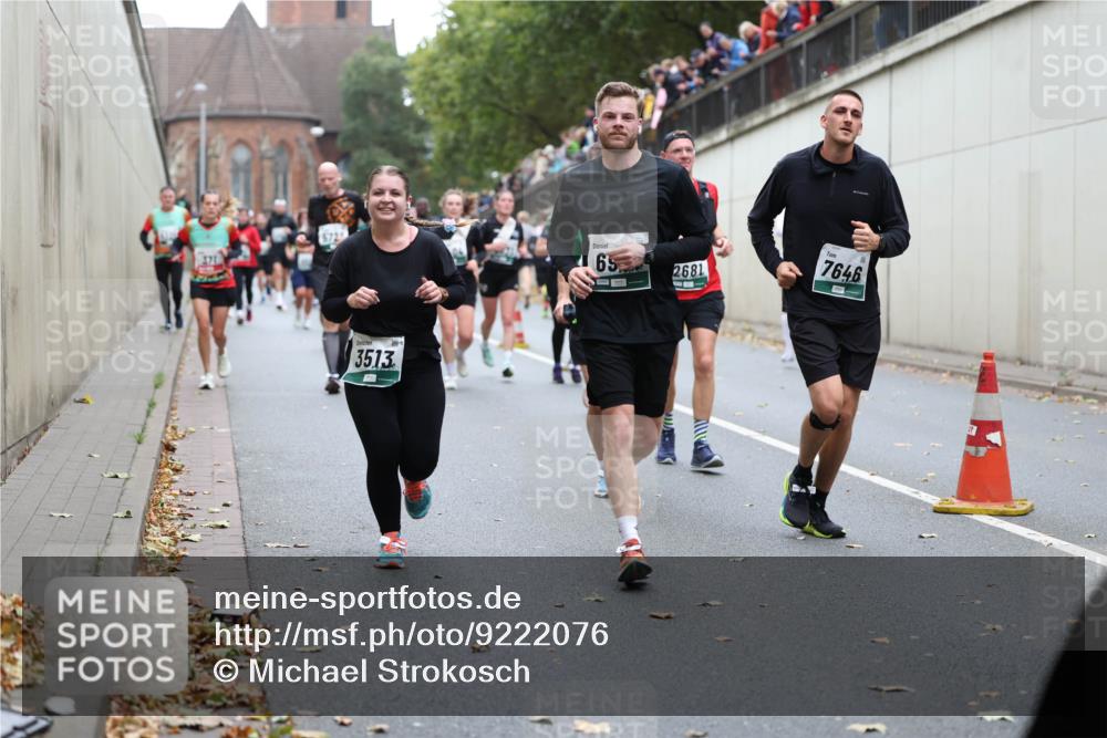 05.10.2025 - 20. swb-Marathon Bremen Michael Strokosch http://msf.ph/oto/9222076 05.10.2025 12:58:33 Laufen 371, 3513, 65, 2681, 7646 meine-sportfotos.de