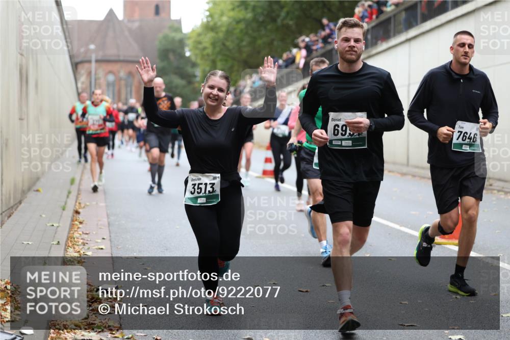 05.10.2025 - 20. swb-Marathon Bremen Michael Strokosch http://msf.ph/oto/9222077 05.10.2025 12:58:34 Laufen 3513, 69, 7646 meine-sportfotos.de