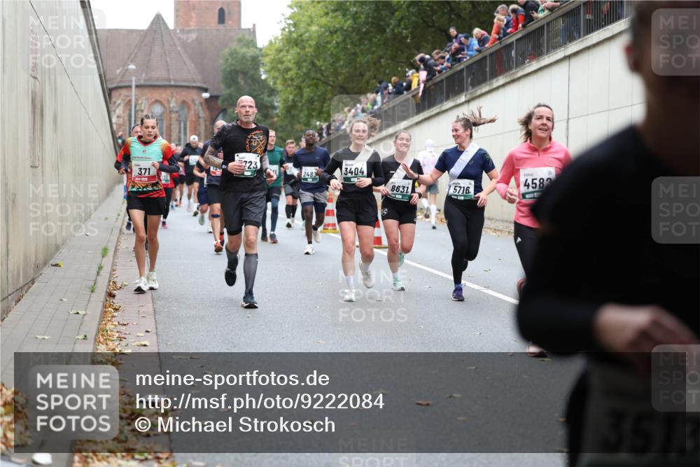 05.10.2025 - 20. swb-Marathon Bremen Michael Strokosch http://msf.ph/oto/9222084 05.10.2025 12:58:35 Laufen 723, 3404, 2483, 371, 8631, 5716, 41, 4582, 3513 meine-sportfotos.de