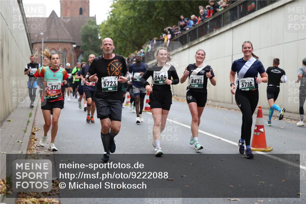 05.10.2025 - 20. swb-Marathon Bremen Michael Strokosch http://msf.ph/oto/9222088 05.10.2025 12:58:36 Laufen 9, 371, 5723, 92, 2483, 3404, 8631, 5716 meine-sportfotos.de