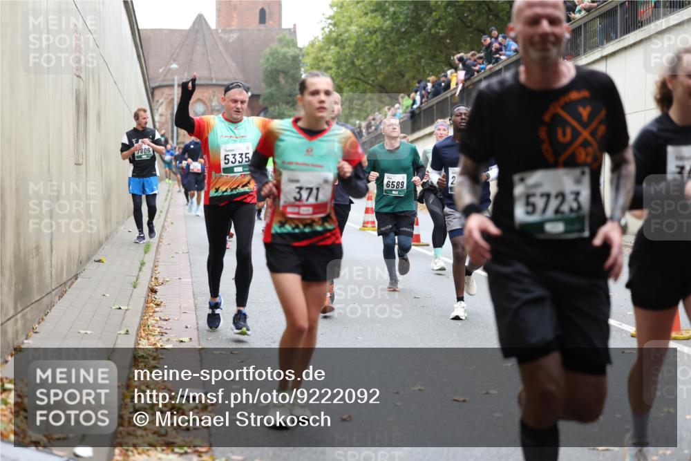05.10.2025 - 20. swb-Marathon Bremen Michael Strokosch http://msf.ph/oto/9222092 05.10.2025 12:58:38 Laufen 7806, 5335, 371, 6589, 5723 meine-sportfotos.de