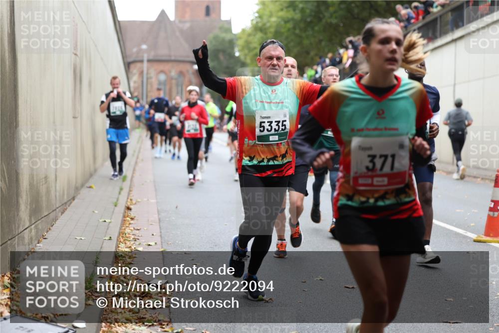 05.10.2025 - 20. swb-Marathon Bremen Michael Strokosch http://msf.ph/oto/9222094 05.10.2025 12:58:39 Laufen 20, 5335, 3, 71 meine-sportfotos.de