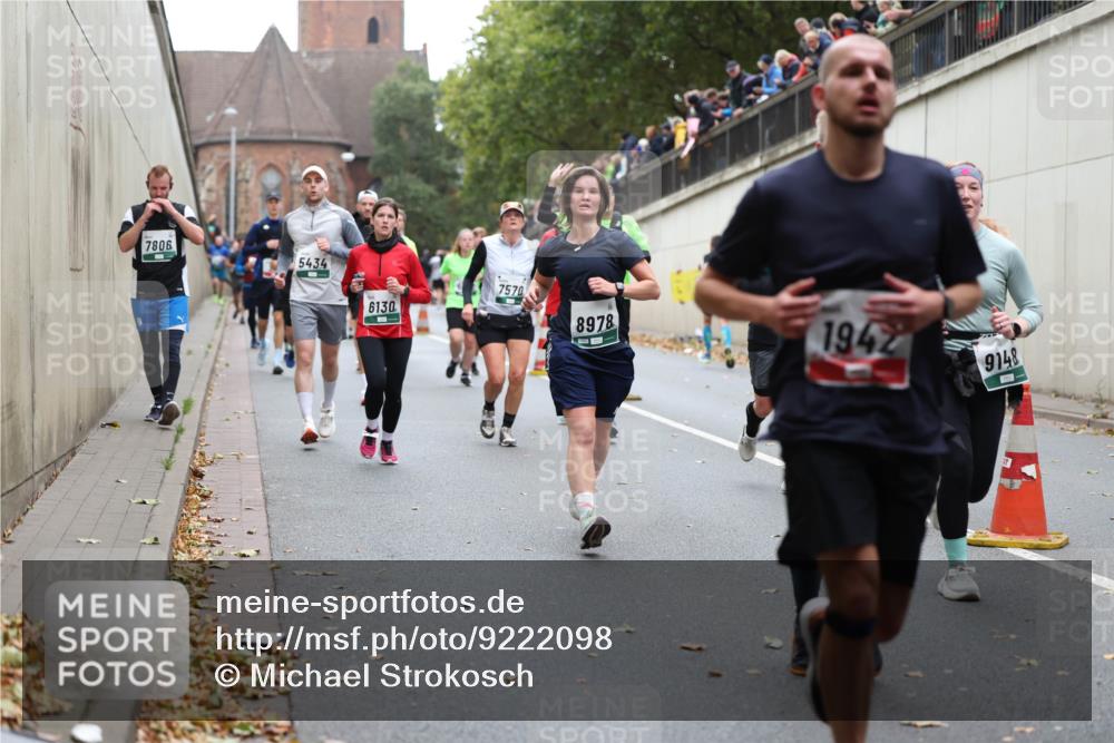 05.10.2025 - 20. swb-Marathon Bremen Michael Strokosch http://msf.ph/oto/9222098 05.10.2025 12:58:40 Laufen 7806, 5434, 6130, 7570, 8978, 1942, 9148 meine-sportfotos.de