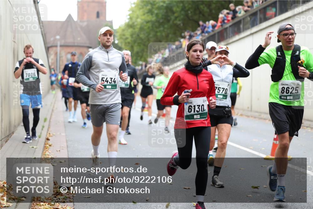 05.10.2025 - 20. swb-Marathon Bremen Michael Strokosch http://msf.ph/oto/9222106 05.10.2025 12:58:43 Laufen 7806, 5434, 6130, 7570, 8625 meine-sportfotos.de