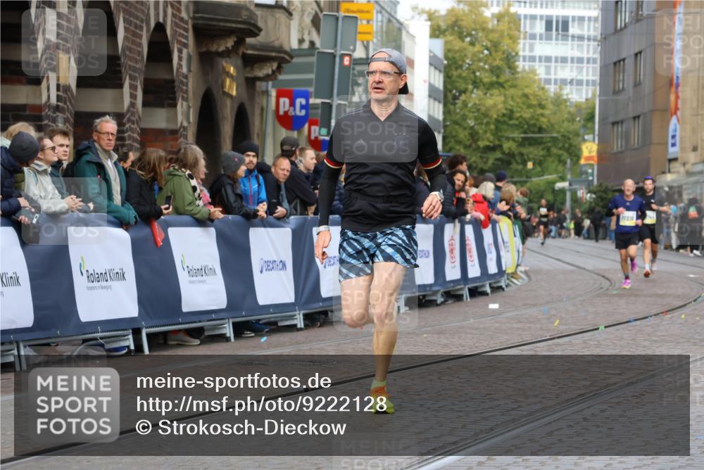 05.10.2025 - 20. swb-Marathon Bremen Strokosch-Dieckow http://msf.ph/oto/9222128 05.10.2025 10:41:19 Ziel 9262, 10910, 11069, 11086 meine-sportfotos.de