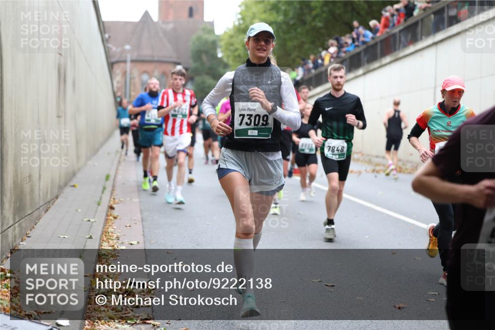05.10.2025 - 20. swb-Marathon Bremen Michael Strokosch http://msf.ph/oto/9222138 05.10.2025 12:58:56 Laufen 7309, 7848 meine-sportfotos.de