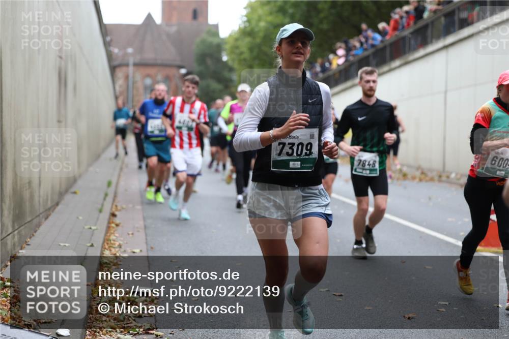 05.10.2025 - 20. swb-Marathon Bremen Michael Strokosch http://msf.ph/oto/9222139 05.10.2025 12:58:56 Laufen 7309, 7848, 600 meine-sportfotos.de