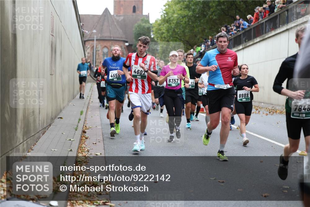 05.10.2025 - 20. swb-Marathon Bremen Michael Strokosch http://msf.ph/oto/9222142 05.10.2025 12:58:57 Laufen 4555, 4607, 6357, 8988, 7848 meine-sportfotos.de