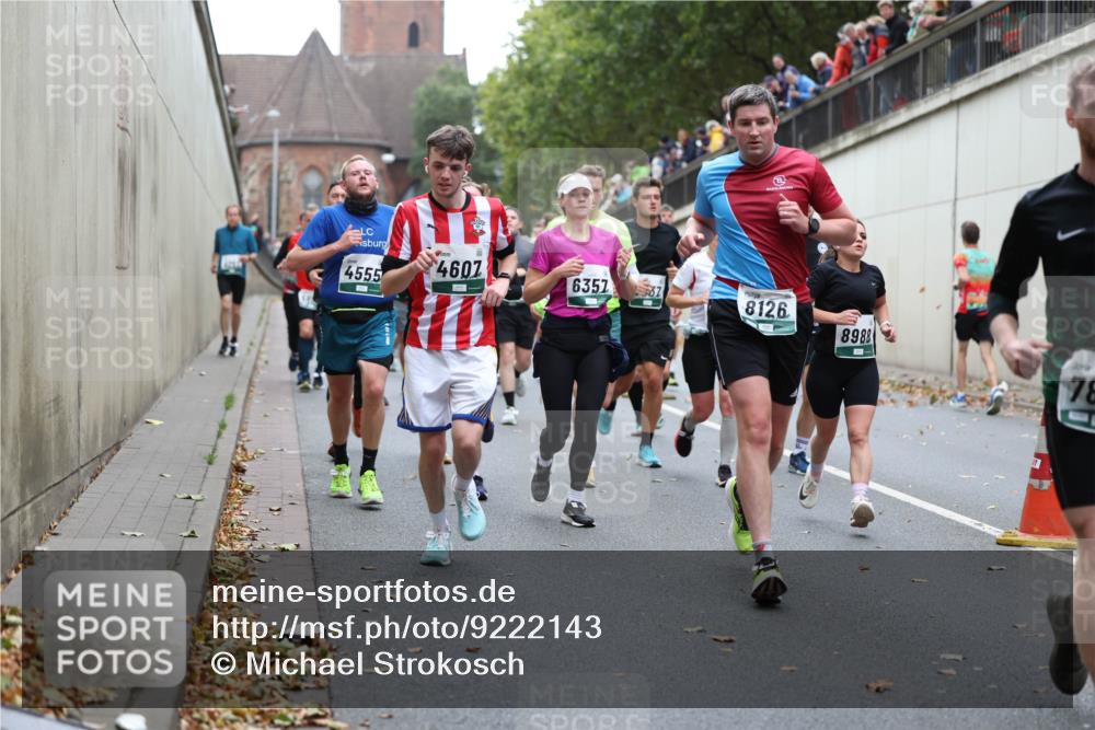05.10.2025 - 20. swb-Marathon Bremen Michael Strokosch http://msf.ph/oto/9222143 05.10.2025 12:58:57 Laufen 4607, 4555, 6357, 8126, 8988, 78 meine-sportfotos.de