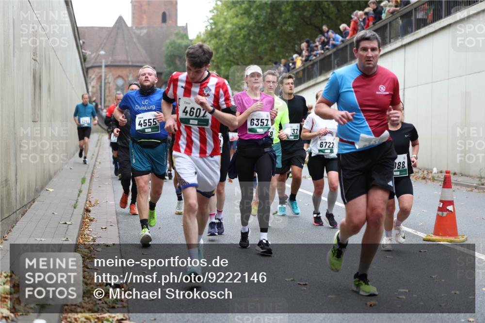 05.10.2025 - 20. swb-Marathon Bremen Michael Strokosch http://msf.ph/oto/9222146 05.10.2025 12:58:58 Laufen 4607, 4555, 6357, 37, 9, 6722, 188 meine-sportfotos.de