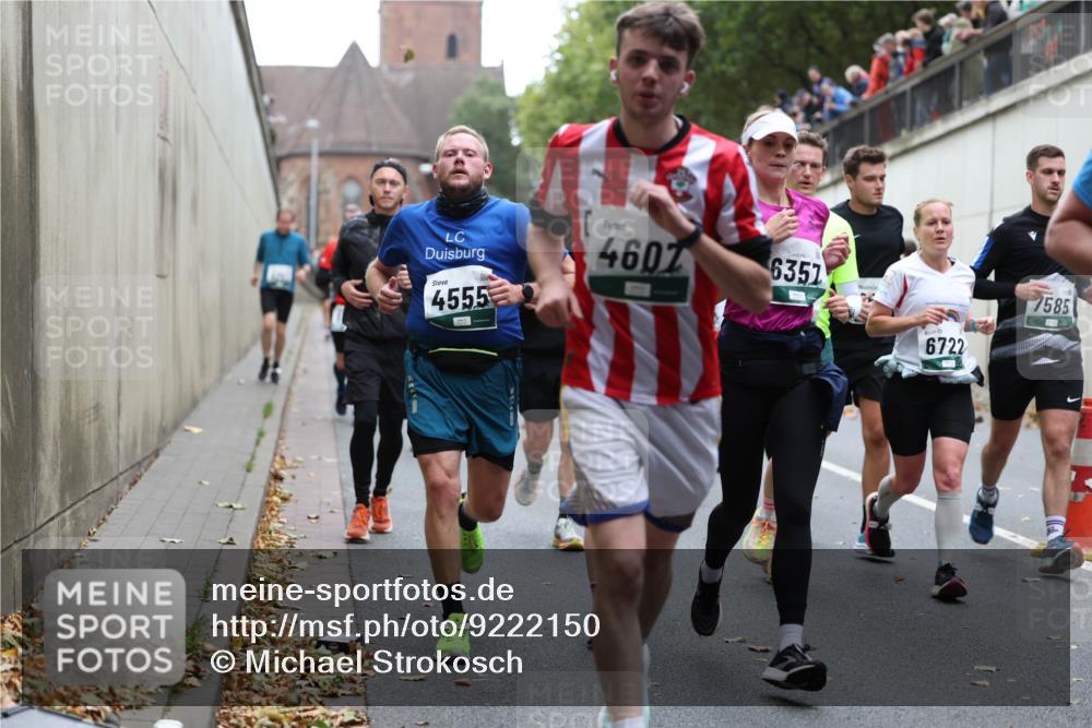05.10.2025 - 20. swb-Marathon Bremen Michael Strokosch http://msf.ph/oto/9222150 05.10.2025 12:58:59 Laufen 4555, 4607, 6357, 6722, 7585 meine-sportfotos.de
