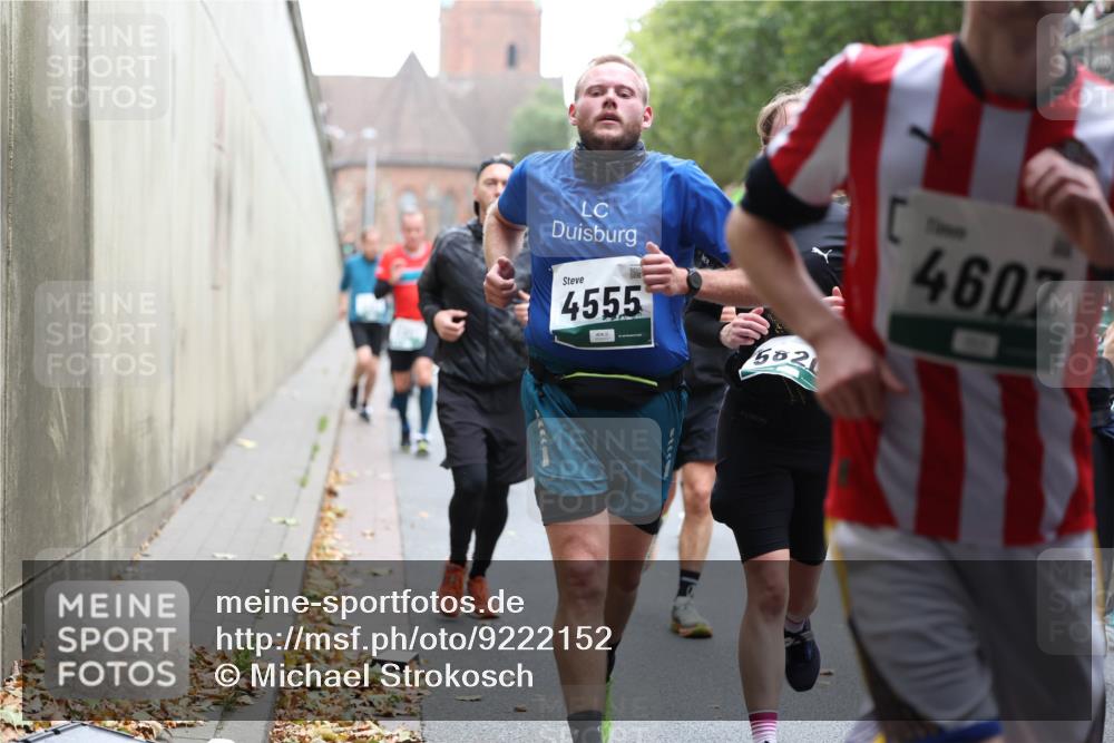 05.10.2025 - 20. swb-Marathon Bremen Michael Strokosch http://msf.ph/oto/9222152 05.10.2025 12:58:59 Laufen 4555, 582, 460 meine-sportfotos.de