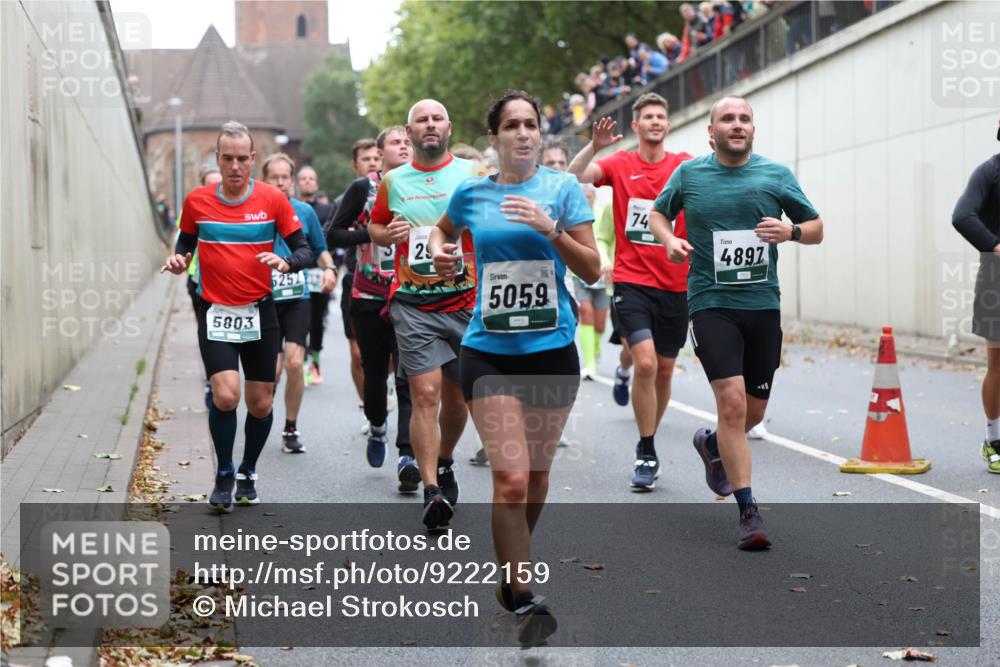 05.10.2025 - 20. swb-Marathon Bremen Michael Strokosch http://msf.ph/oto/9222159 05.10.2025 12:59:02 Laufen 5803, 5251, 29, 5059, 74, 4897 meine-sportfotos.de