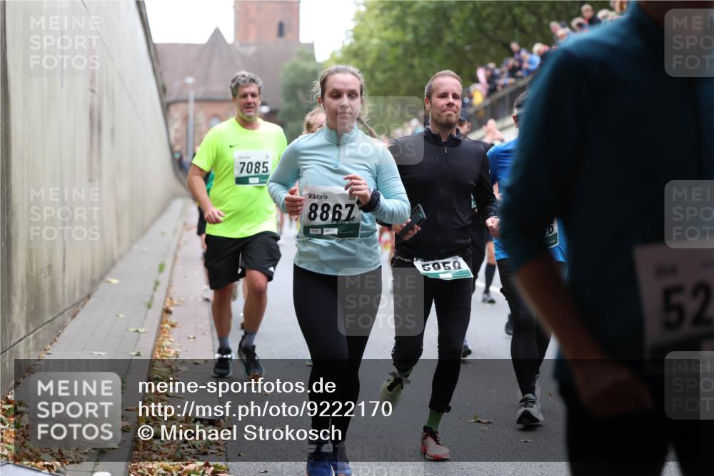 05.10.2025 - 20. swb-Marathon Bremen Michael Strokosch http://msf.ph/oto/9222170 05.10.2025 12:59:05 Laufen 7085, 8867, 5959, 84, 52 meine-sportfotos.de