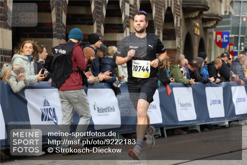 05.10.2025 - 20. swb-Marathon Bremen Strokosch-Dieckow http://msf.ph/oto/9222183 05.10.2025 10:41:29 Ziel 10744, 10910 meine-sportfotos.de