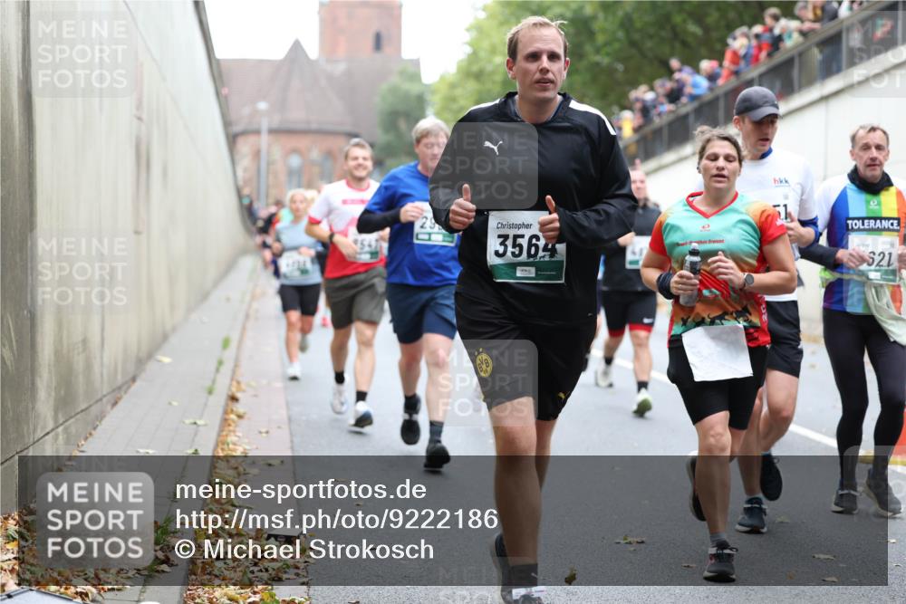 05.10.2025 - 20. swb-Marathon Bremen Michael Strokosch http://msf.ph/oto/9222186 05.10.2025 12:59:11 Laufen 3564, 621 meine-sportfotos.de