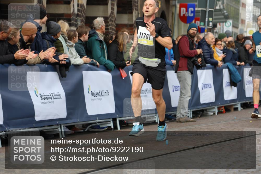 05.10.2025 - 20. swb-Marathon Bremen Strokosch-Dieckow http://msf.ph/oto/9222190 05.10.2025 10:41:42 Ziel 9253, 11701 meine-sportfotos.de