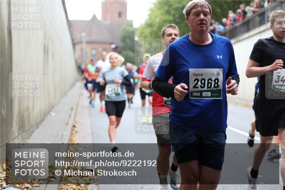 05.10.2025 - 20. swb-Marathon Bremen Michael Strokosch http://msf.ph/oto/9222192 05.10.2025 12:59:13 Laufen 2968, 07189, 34 meine-sportfotos.de