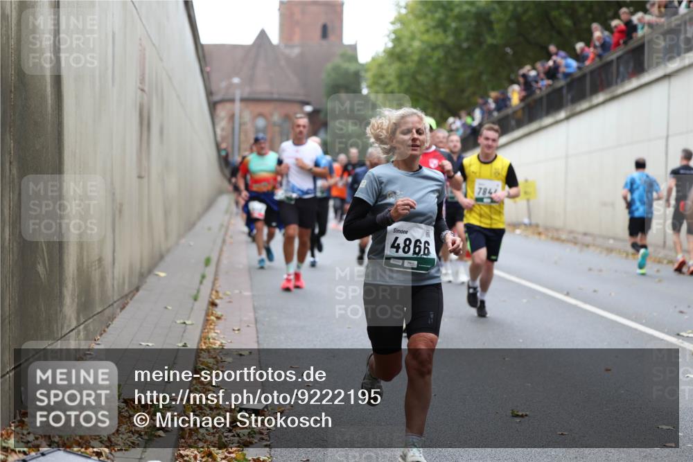 05.10.2025 - 20. swb-Marathon Bremen Michael Strokosch http://msf.ph/oto/9222195 05.10.2025 12:59:14 Laufen 4866, 784 meine-sportfotos.de