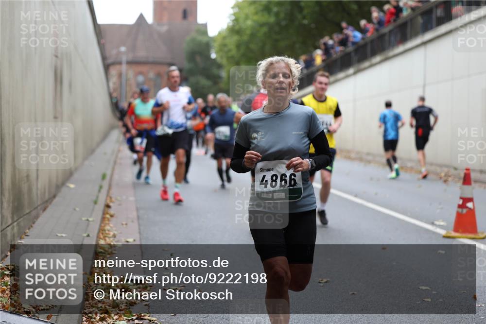 05.10.2025 - 20. swb-Marathon Bremen Michael Strokosch http://msf.ph/oto/9222198 05.10.2025 12:59:14 Laufen 4866 meine-sportfotos.de